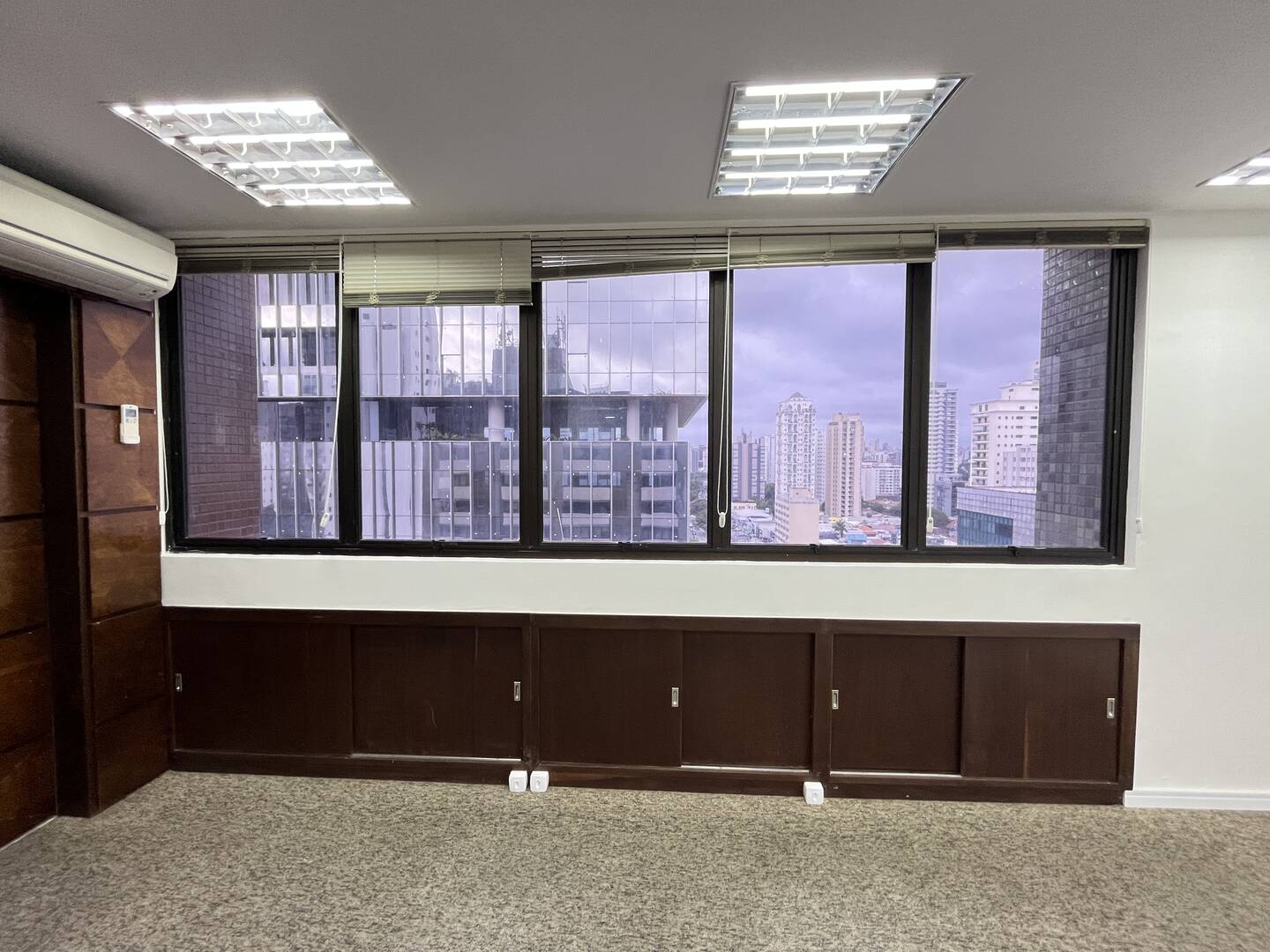 Sala comercial para alugar, 180m² - Campo Belo,