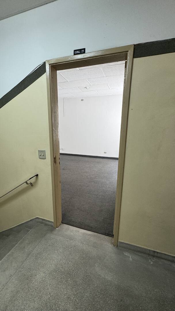  - CONJUNTO COMERCIAL PARA LOCAÇÃO NA REGIÃO CENTRAL