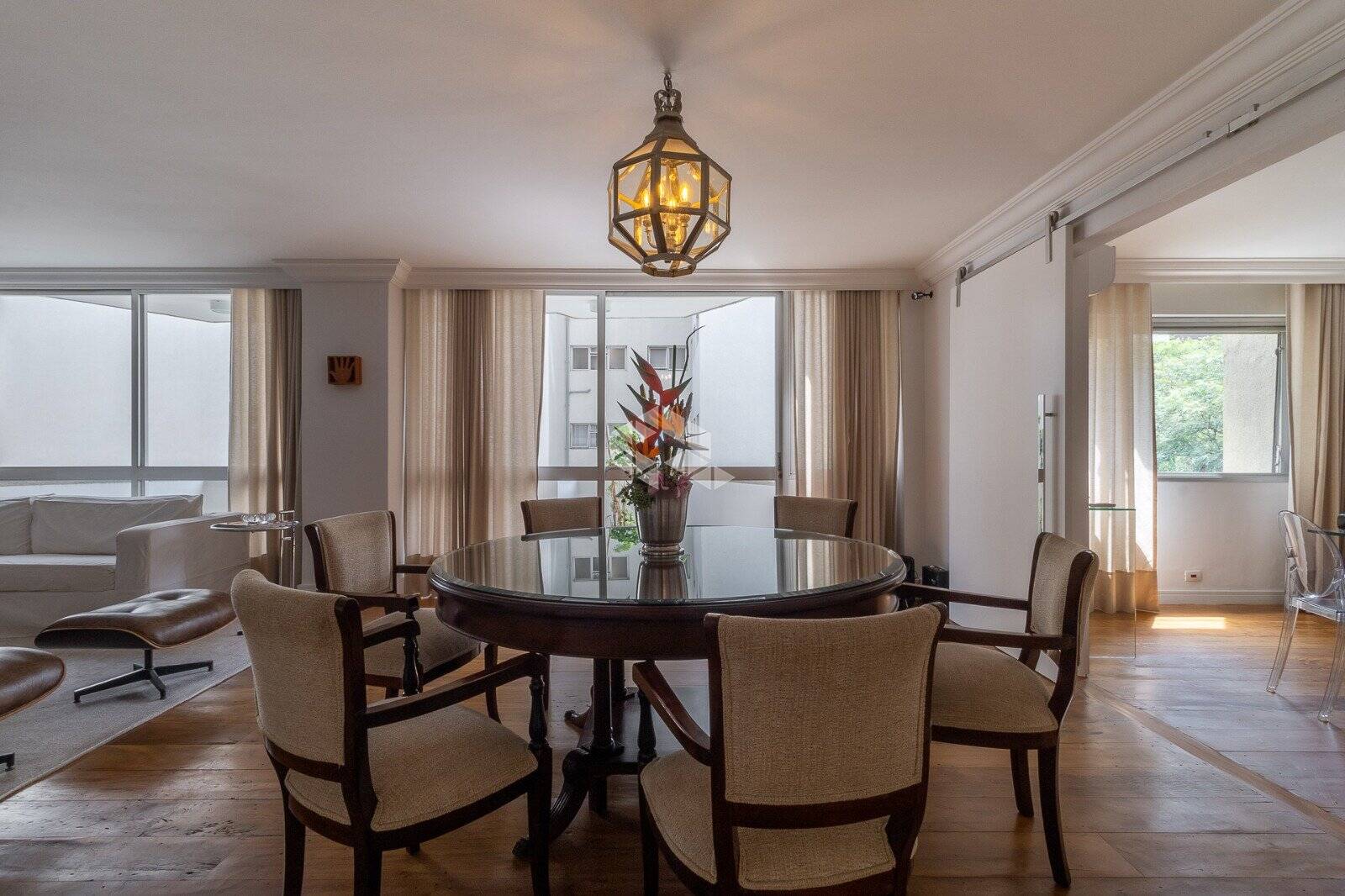 Apartamento à venda com 3 quartos, 188m² - Jardim Paulista,