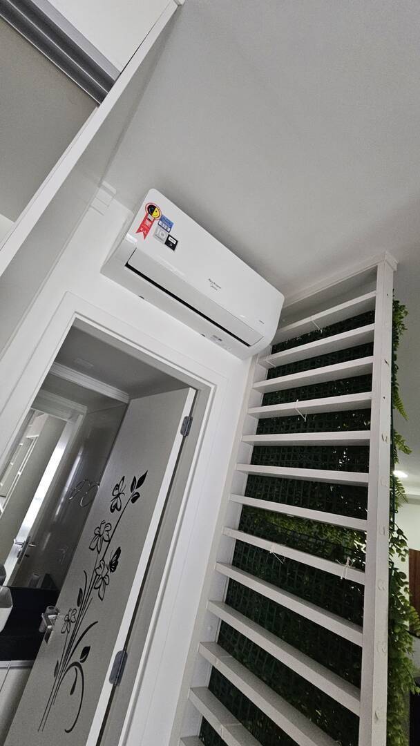  - Aluga se Apartamento mobiliado em prédio luxuoso e excelente localização