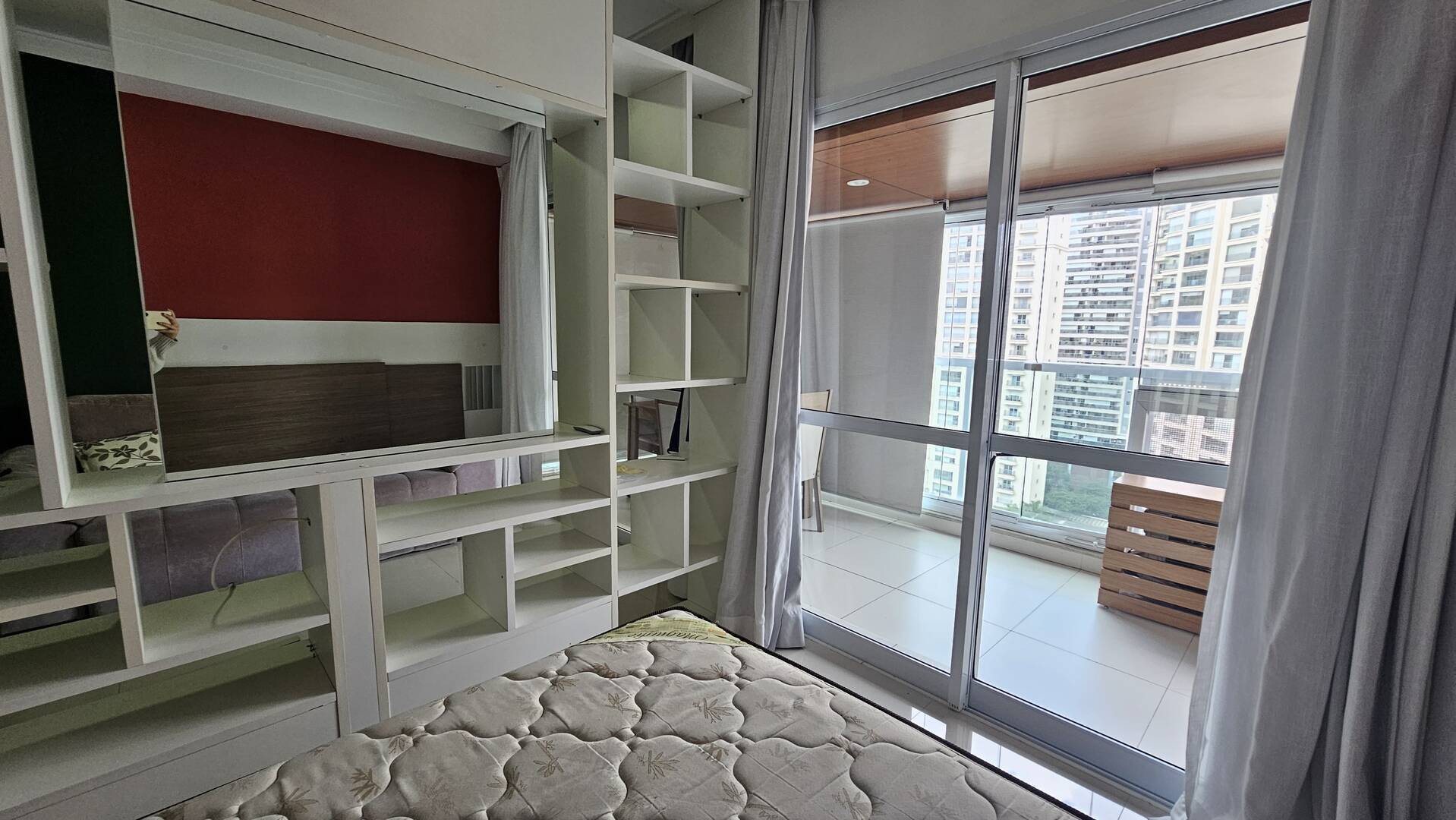 Aluga se Apartamento mobiliado em prédio luxuoso e excelente localização - M Baroni Prime