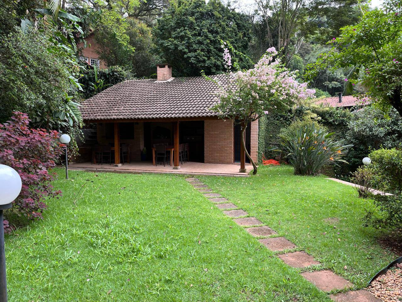 Casa de condomínio à venda com 3 quartos, 370m² - Altos de São Fernando,