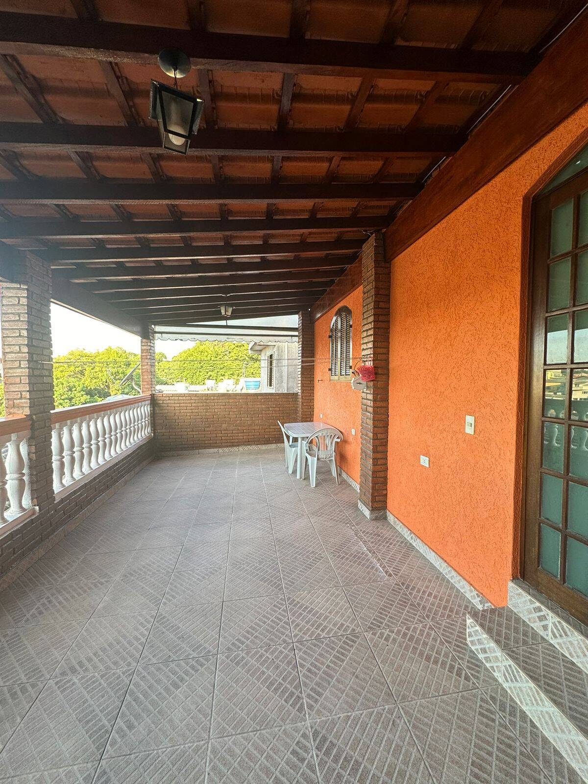 Casa à venda com 3 quartos, 156m² - Ayrosa,
