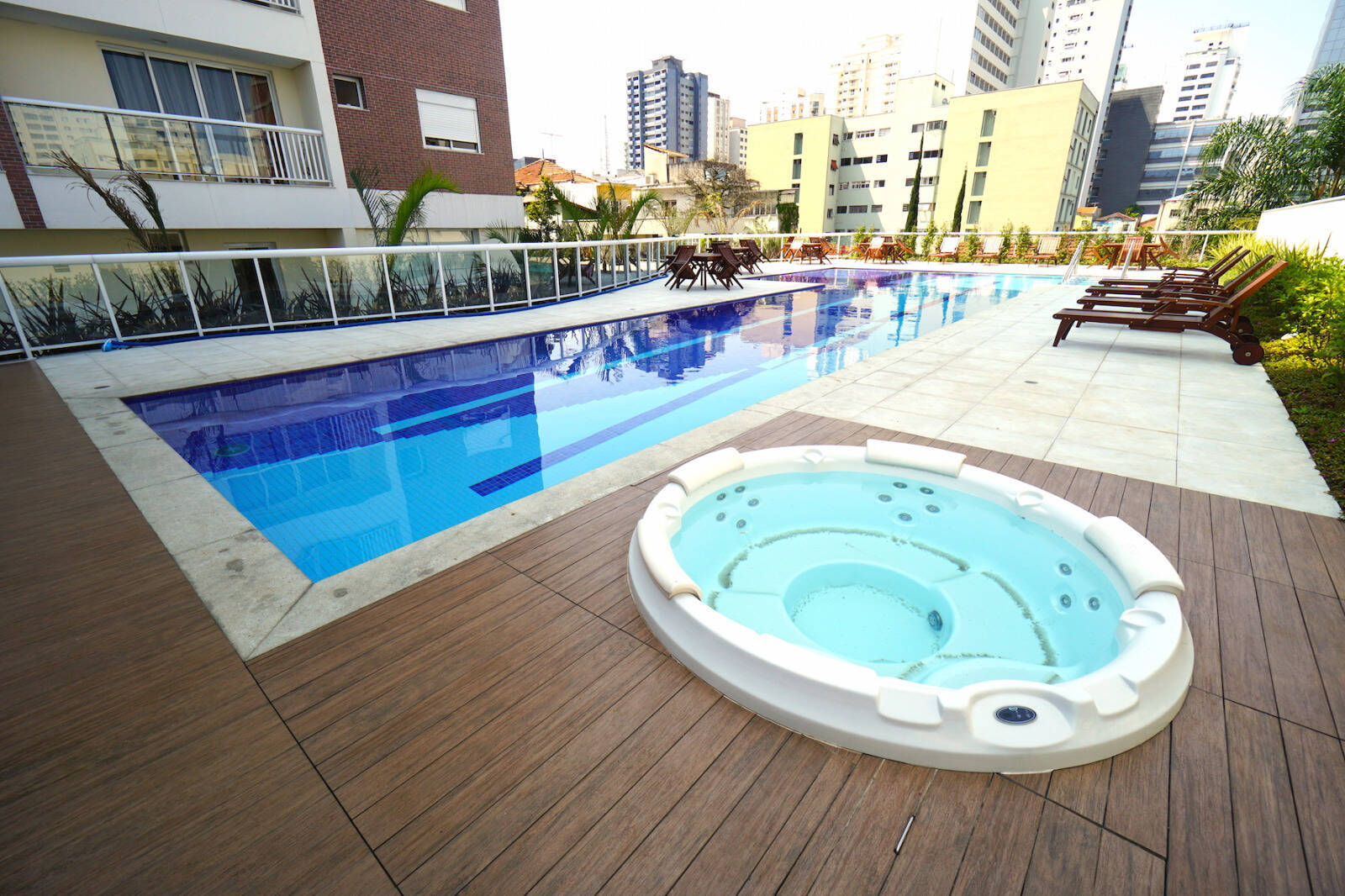  - Aluga-se Apto Mobiliado alto padrão ao lado Metro Sumaré e Hospital HC!!