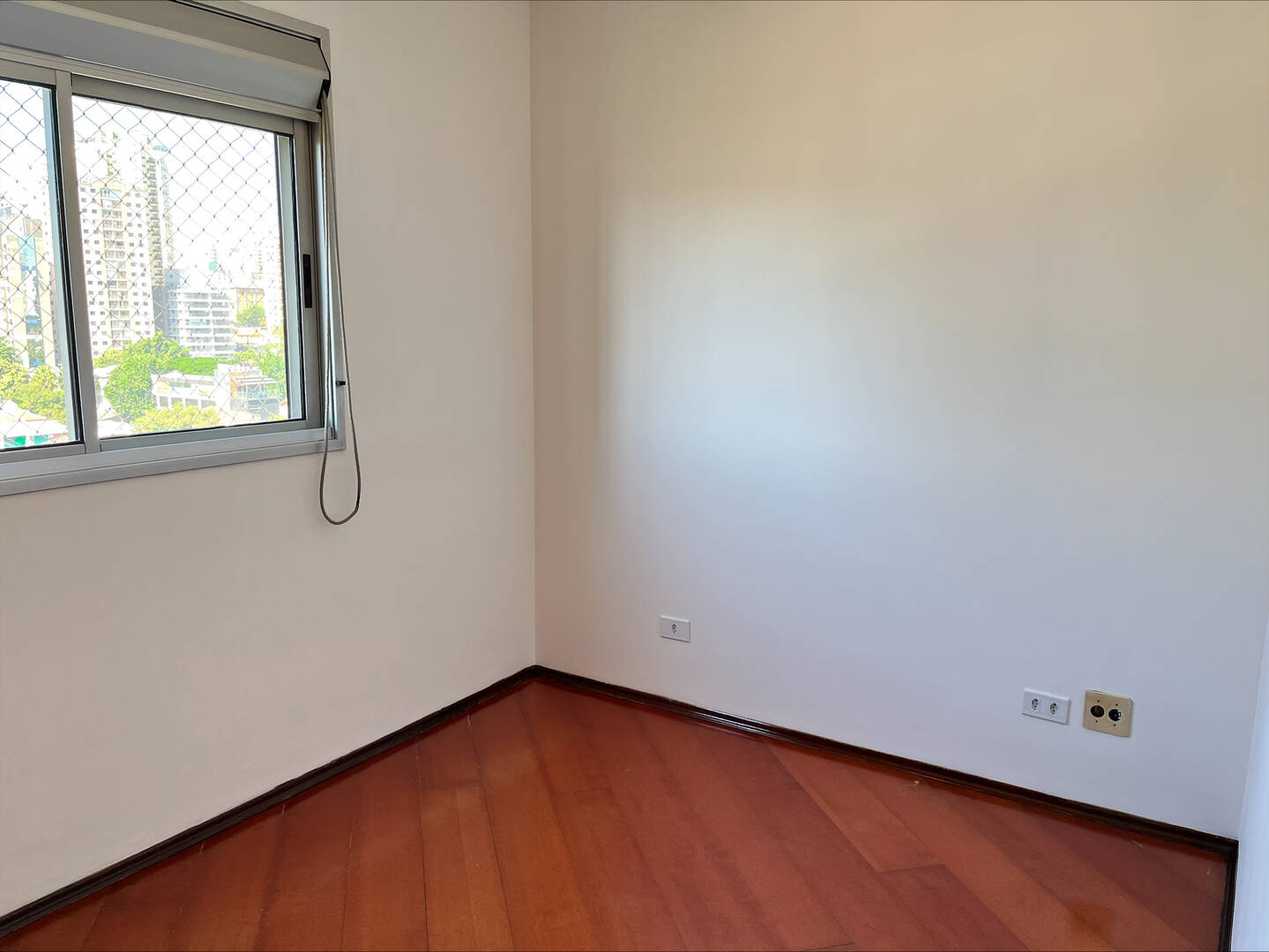  - APARTAMENTO PARA LOCAÇÃO COM 2 DORMITÓRIOS NA POMPÉIA