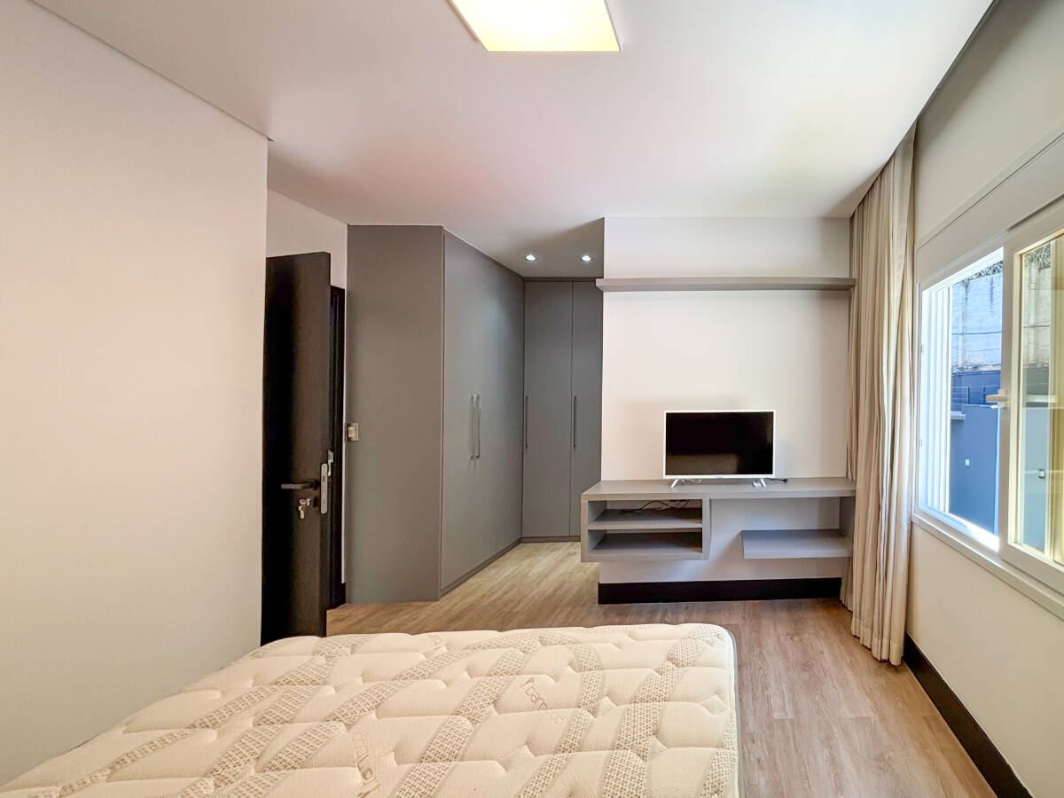 Casa à venda com 5 quartos, 662m² - Jardim do Golf I,