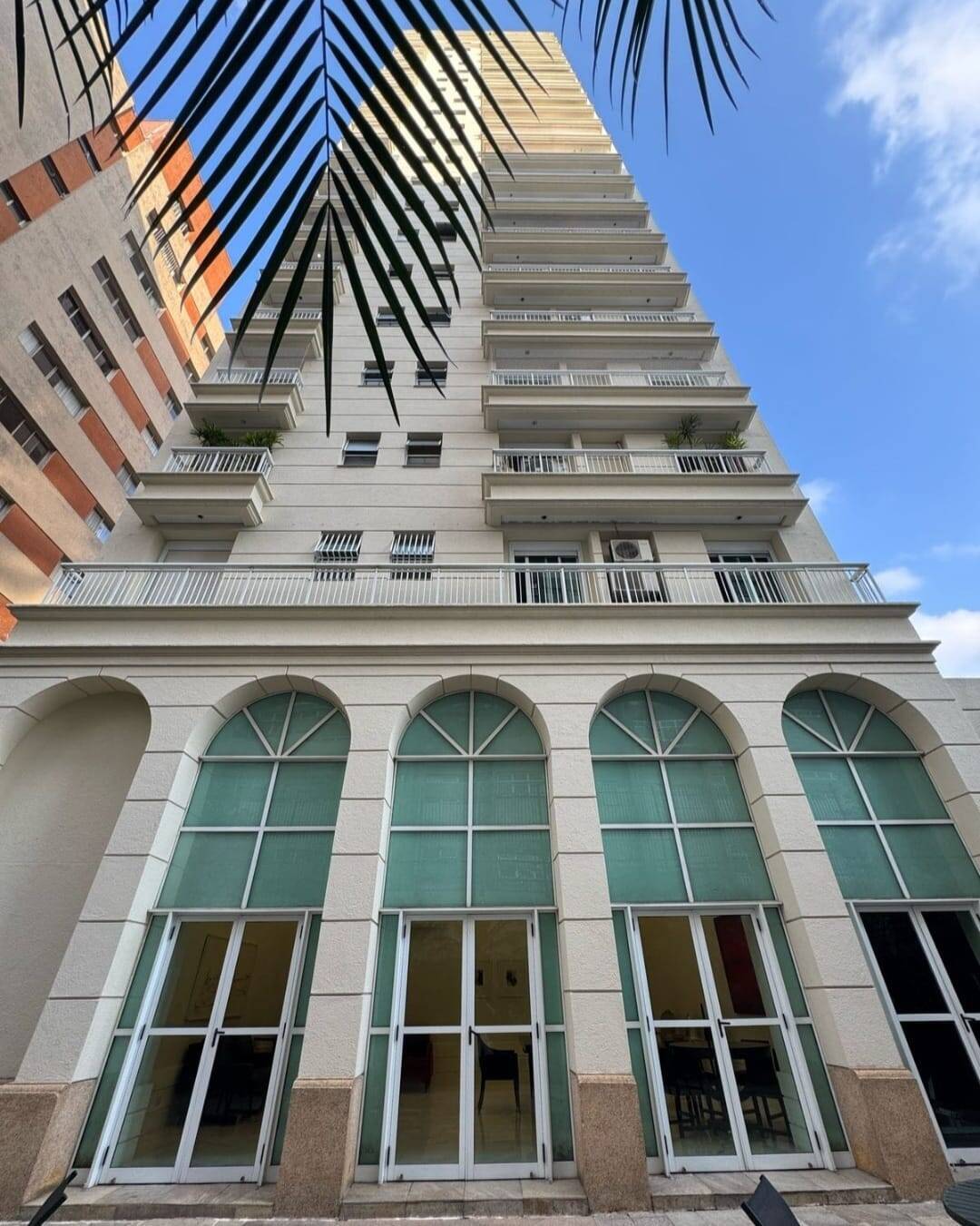 Apartamento a venda,205m2 , Jd. Paulista ,4 dormitórios ,3 suítes , 4 vagas - M Baroni Prime