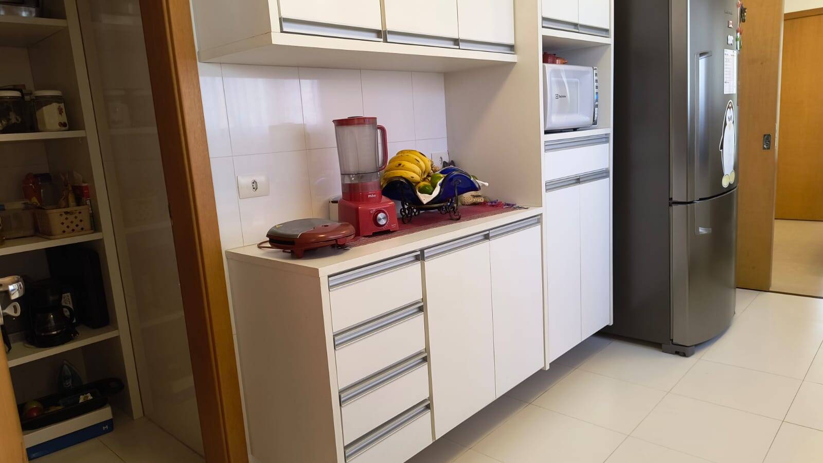  - Apartamento 208m2.Dois quarteirão do metro Sta Cruz .