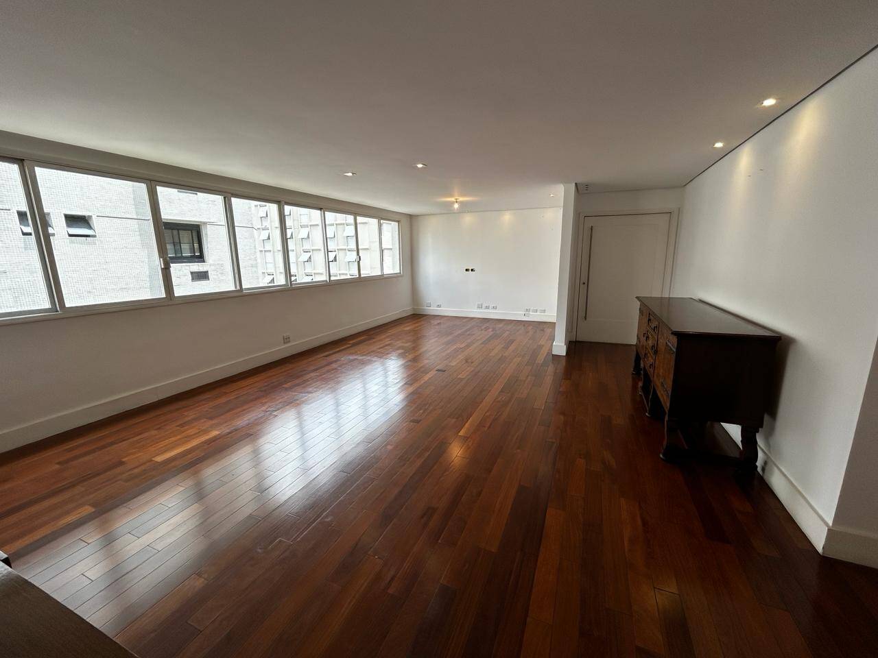 Apartamento para alugar com 3 quartos, 190m² - Itaim Bibi,