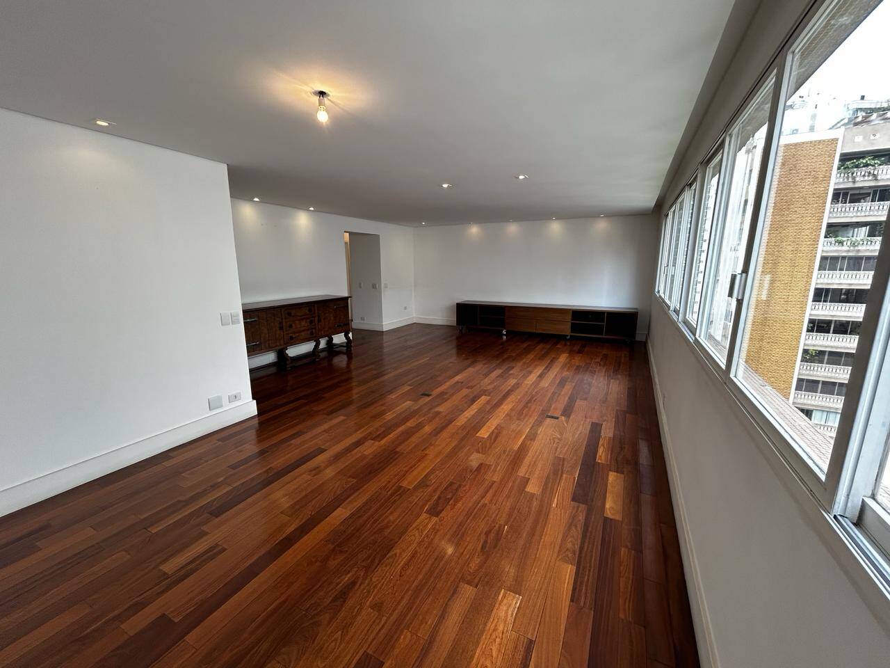 Apartamento para alugar com 3 quartos, 190m² - Itaim Bibi,