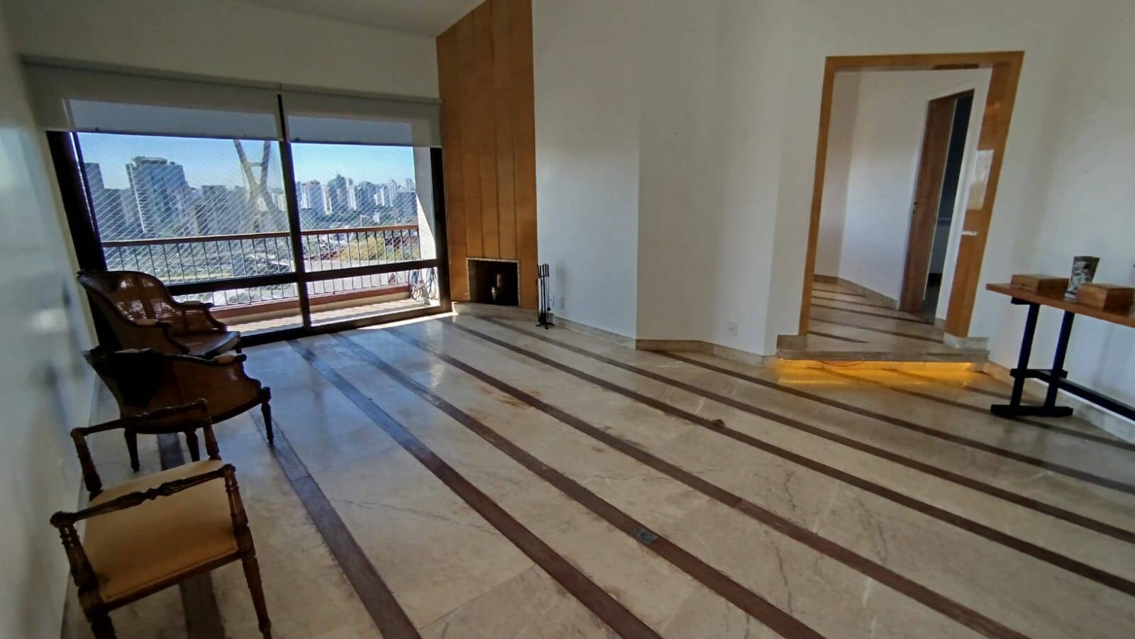 Apartamento para alugar com 3 quartos, 490m² - Real Parque,