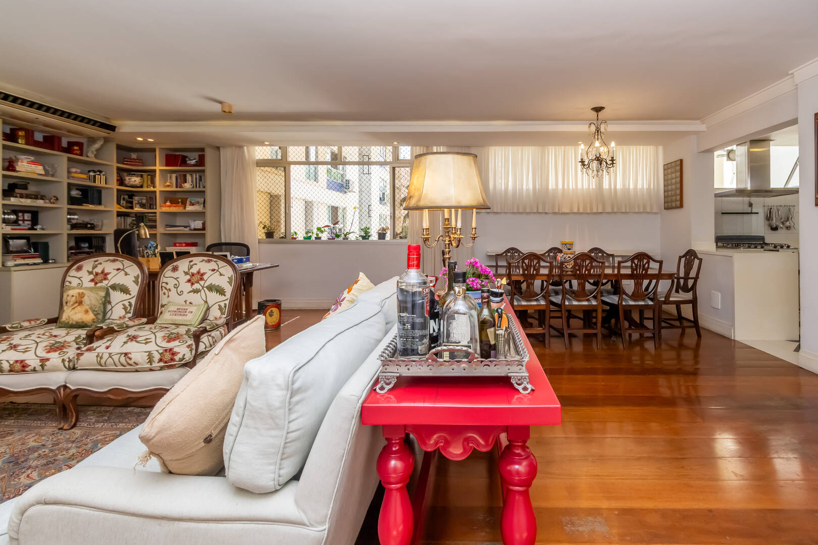  - Apartamento reformado para venda no Jardim América 183m²