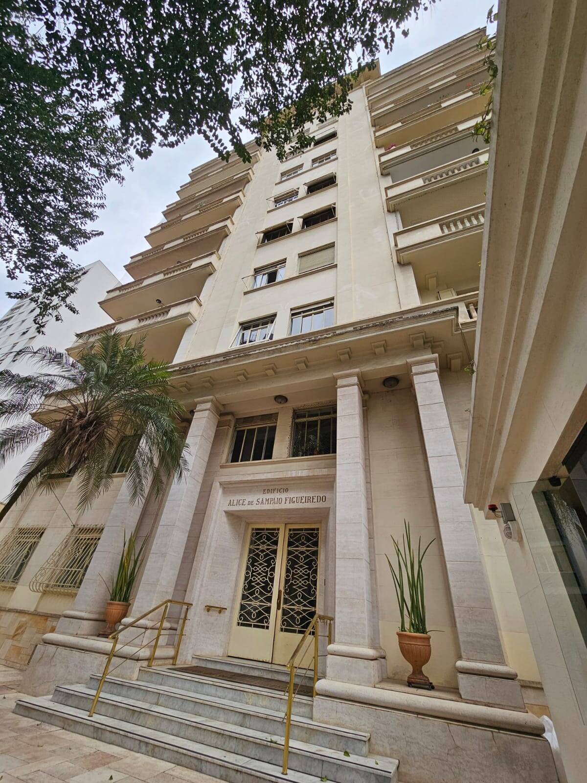  - Apartamento totalmente reformado a venda na Santa Cecilia 123m²