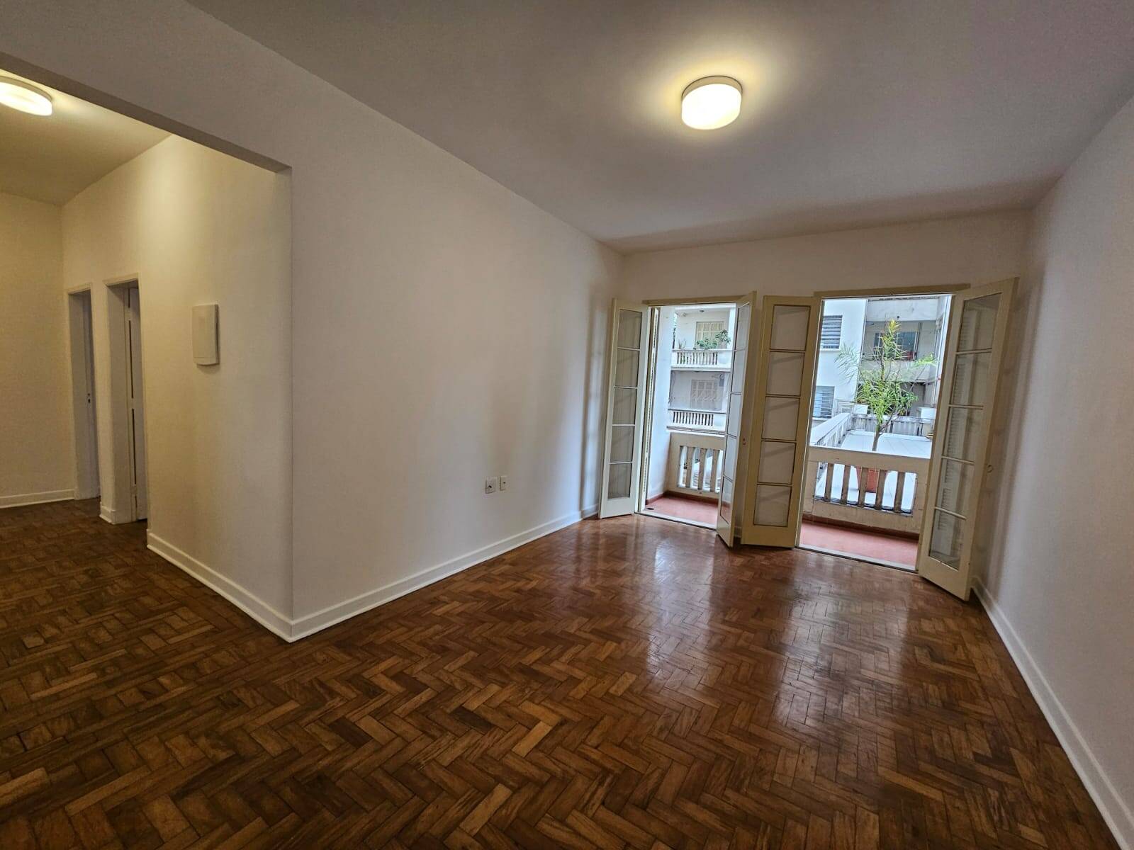 Apartamento totalmente reformado a venda na Santa Cecilia 123m² - M Baroni Prime