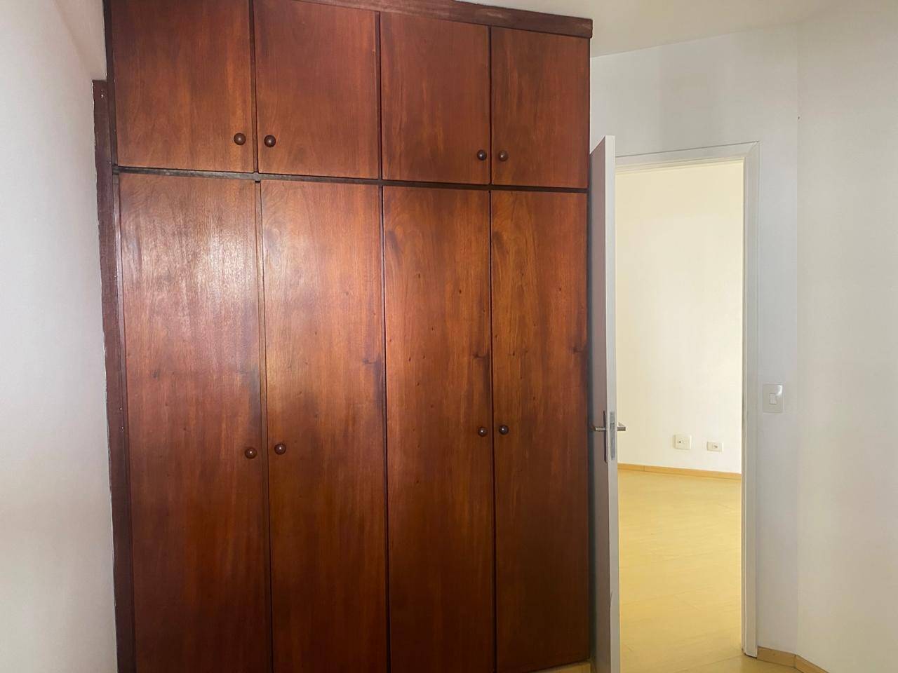  - APARTAMENTO ALUGA , MOEMA, 1DORM(SUITE) ,1 VAGA INDET ,SEMI-MOBILIADO,50M2.