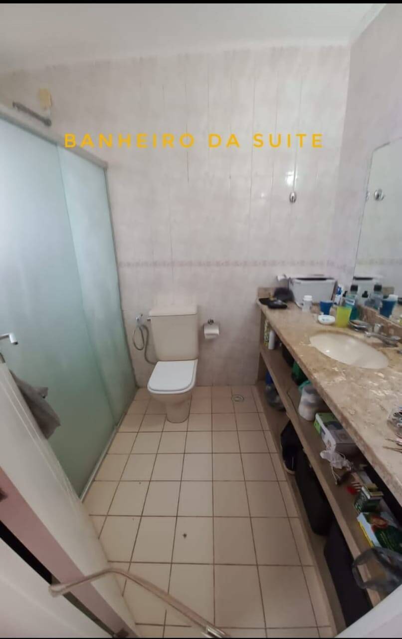 Casa à venda com 4 quartos, 215,66m² - Vila São Francisco,