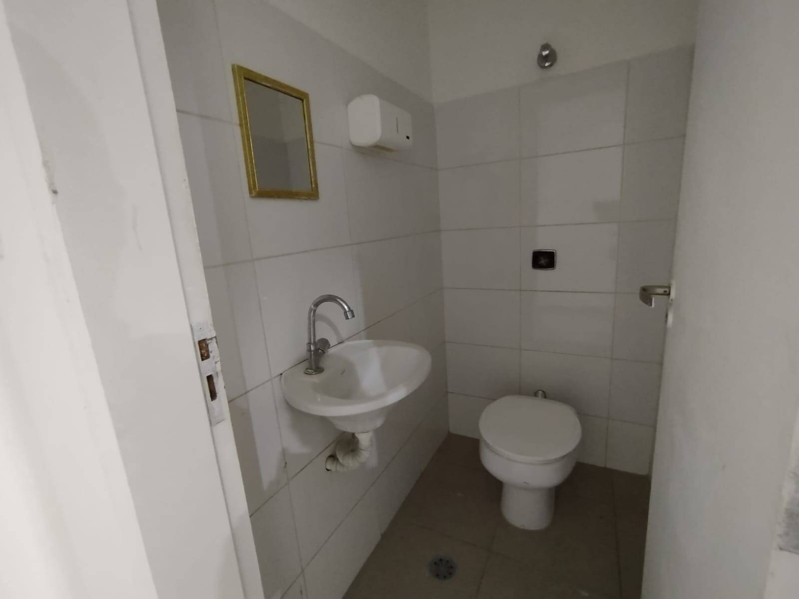 Sala comercial para alugar, 73,86m² - Centro,