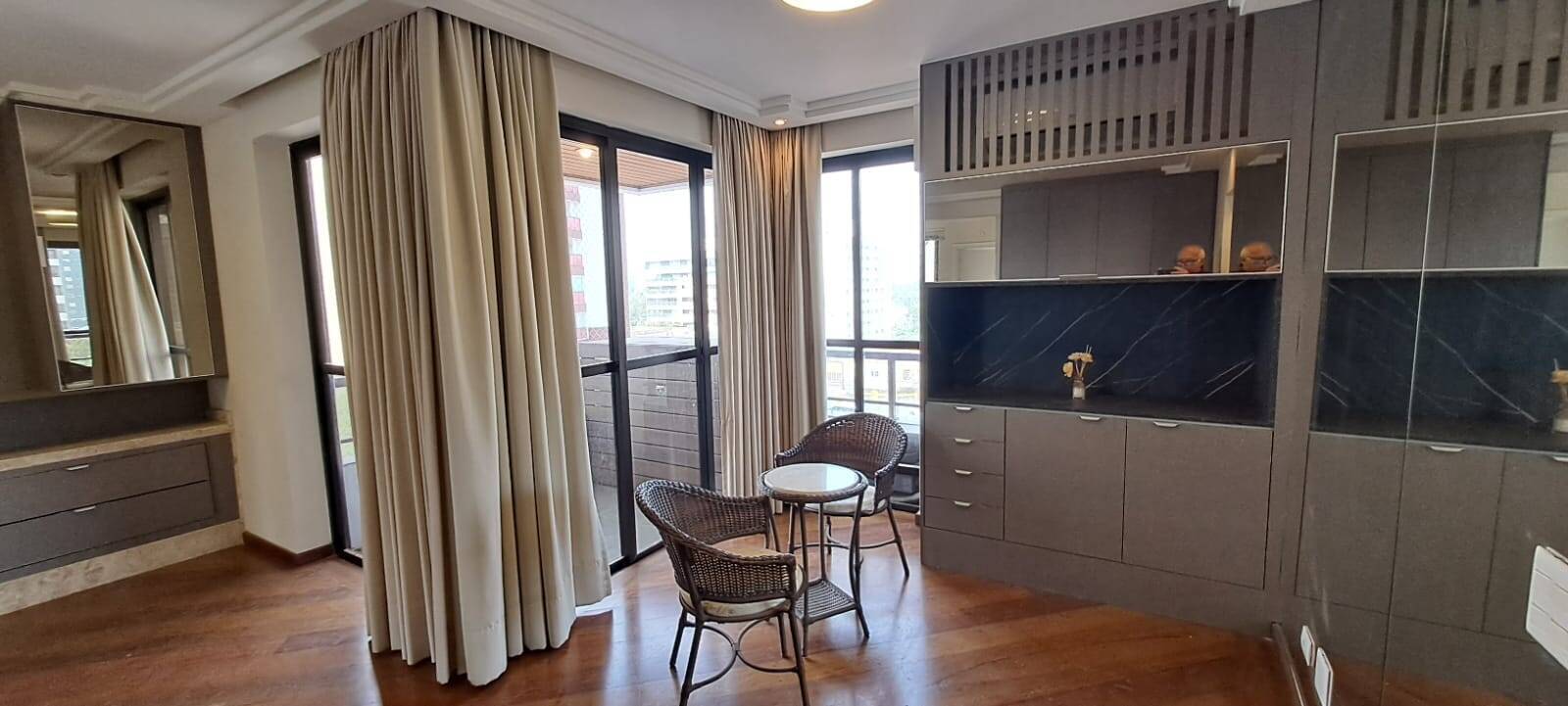 Apartamento para alugar com 3 quartos, 116m² - Vila Mariana,