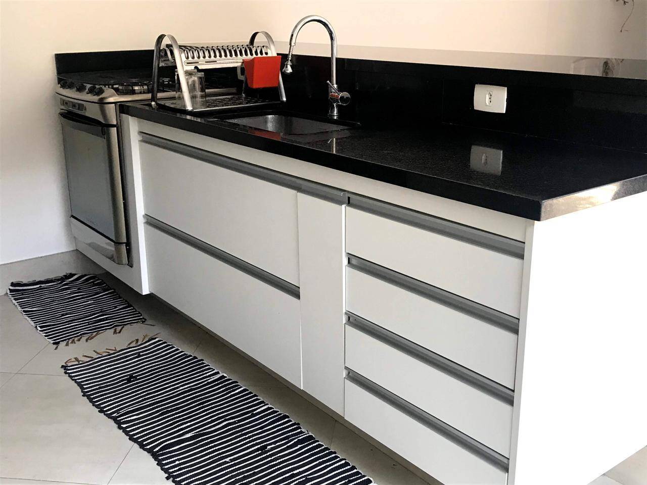 Sobrado à venda com 3 quartos, 170m² - Jardim Aeroporto,