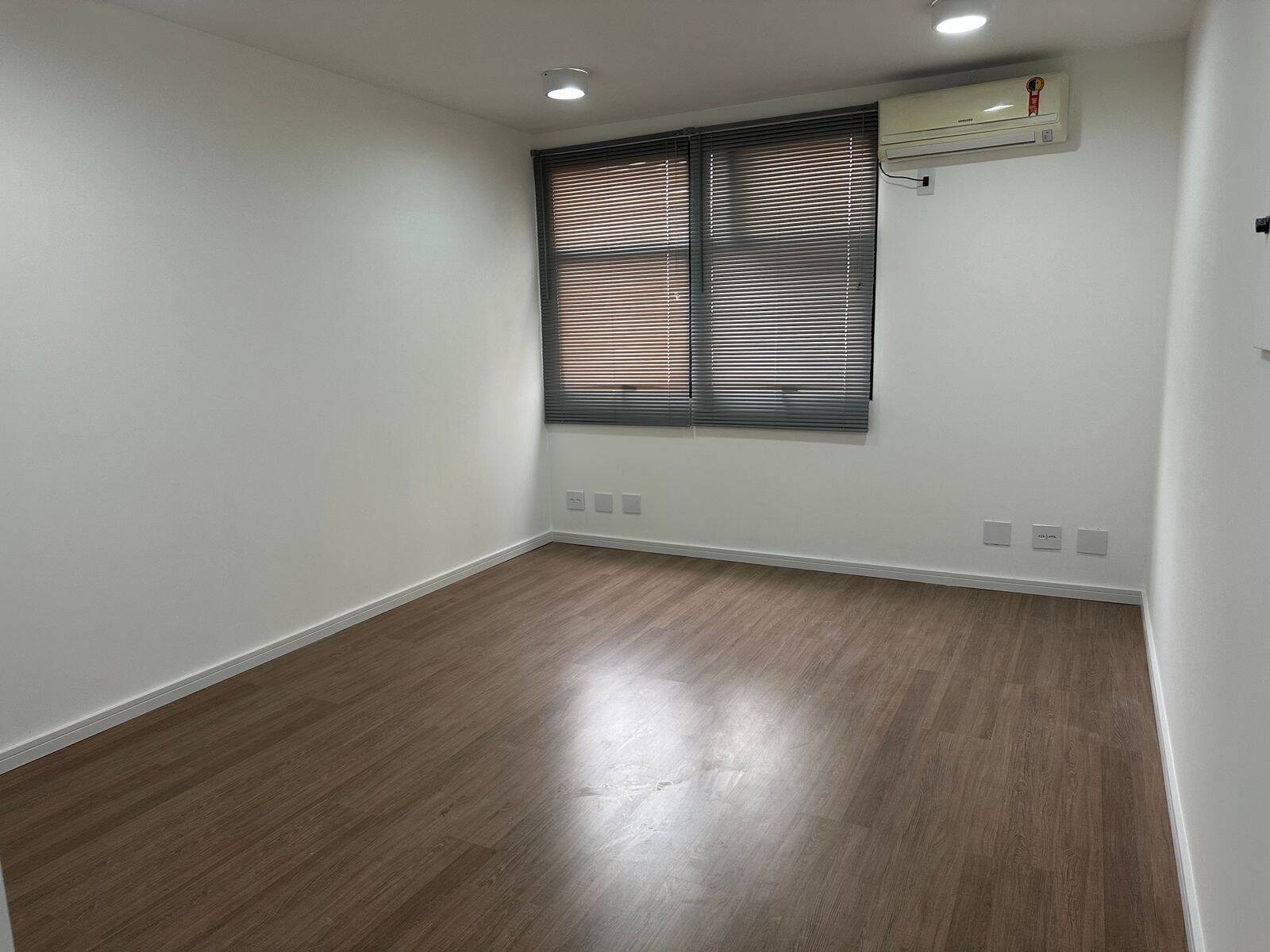 Conjunto Comercial à venda, 20m² - Indianópolis,