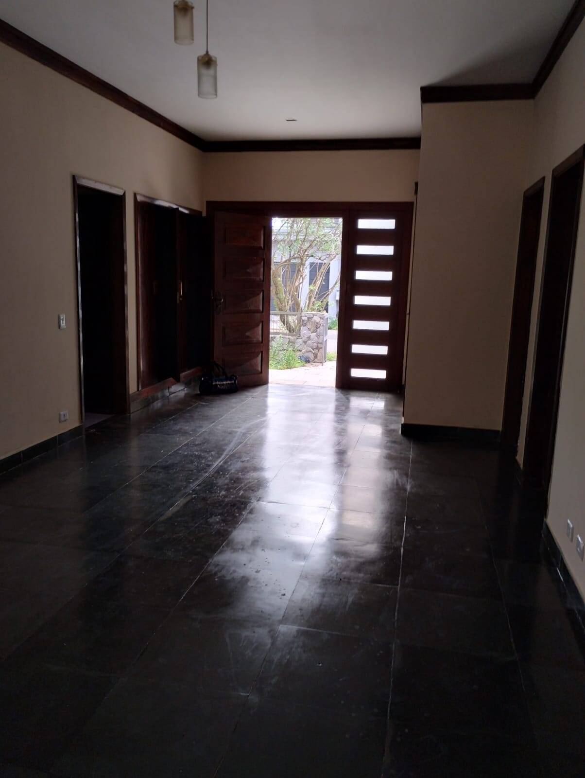 Casa à venda com 3 quartos, 450m² - Jardim Santa Helena,