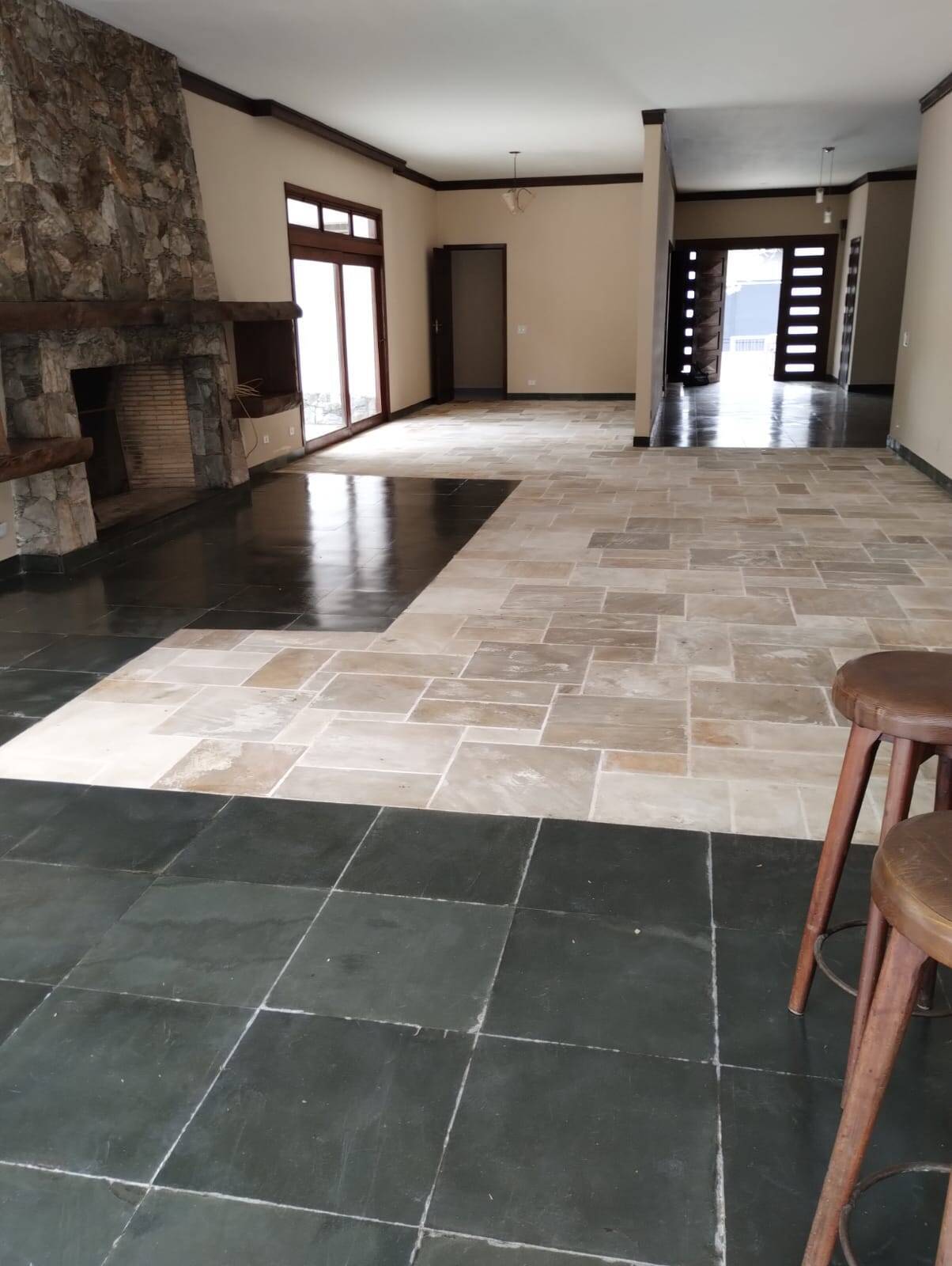  - CASA TÉRREA,INTERLAGOS, 3 DORMS(1 SUITE ),LAVABO,AMPLO QUINTAL,GARAGEM  P/5