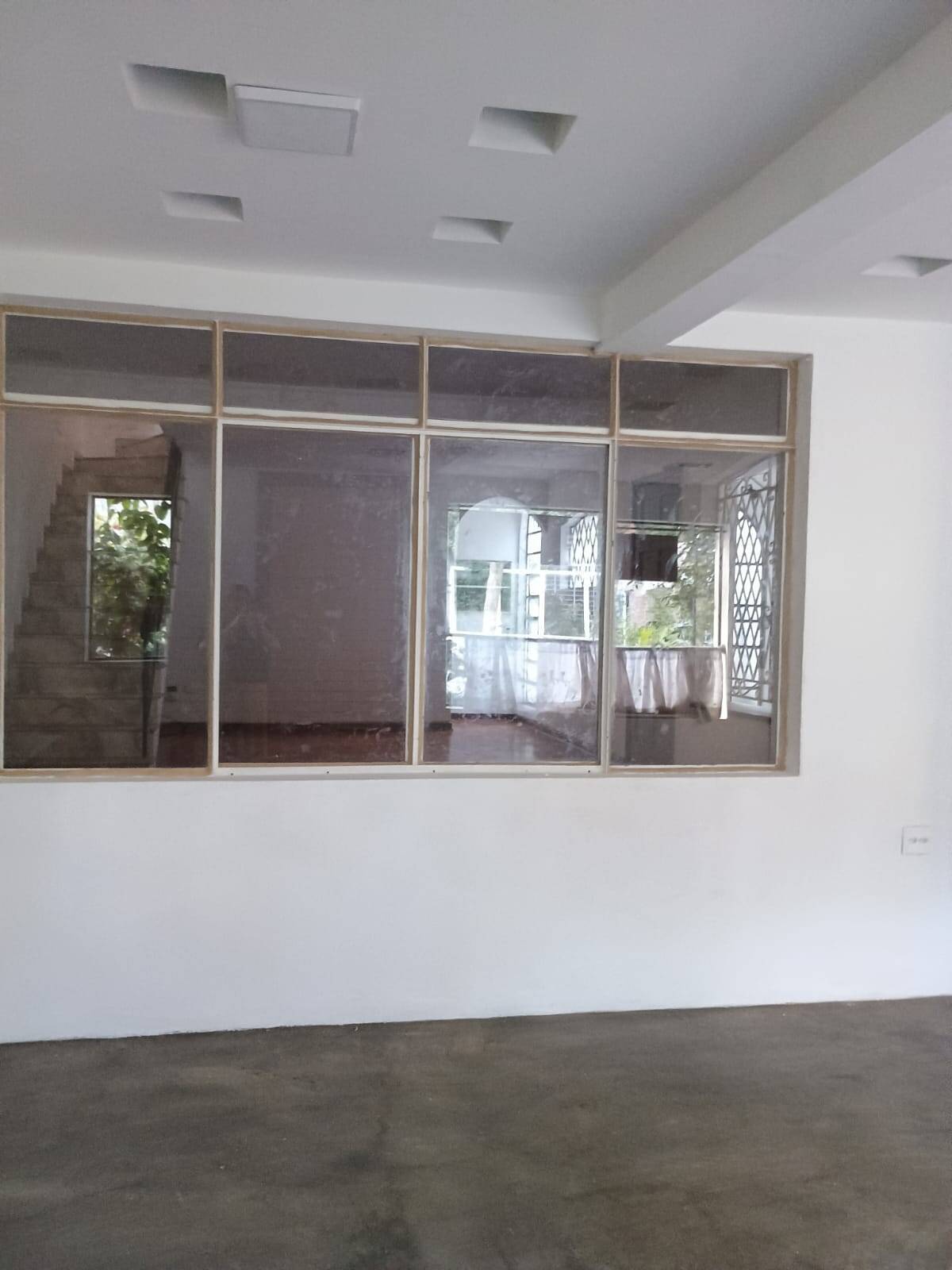 Sala comercial para venda ou locação, 130m² - Parque Colonial,