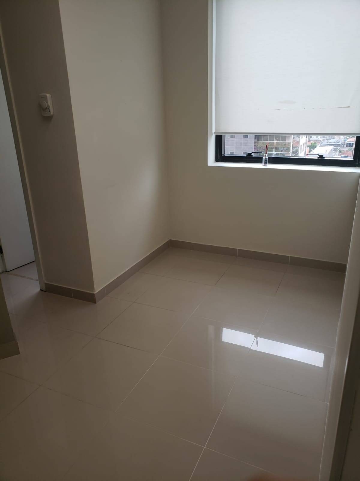  - CONJUNTO COMERCIAL PARA LOCAÇÃO COM 35 M2, SEMI-NOVO IDEAL PARA CONSULTÓRIO