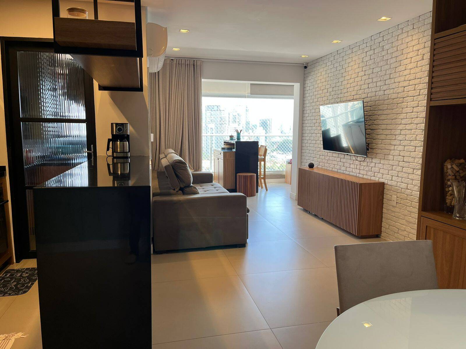 Apartamento 'A Venda com 3 dormitórios e 2 vagas - M Baroni Prime