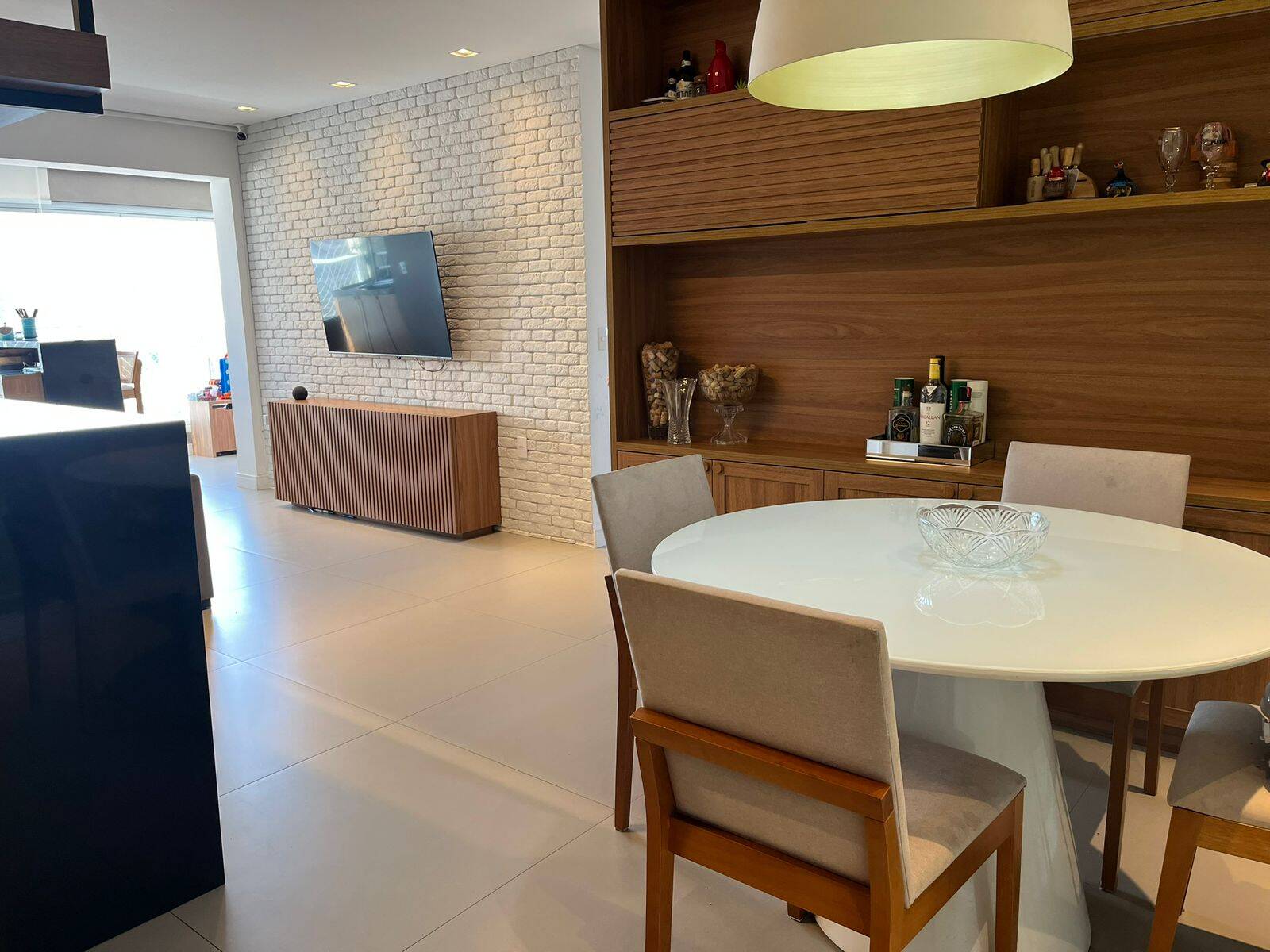  - Apartamento 'A Venda com 3 dormitórios e 2 vagas