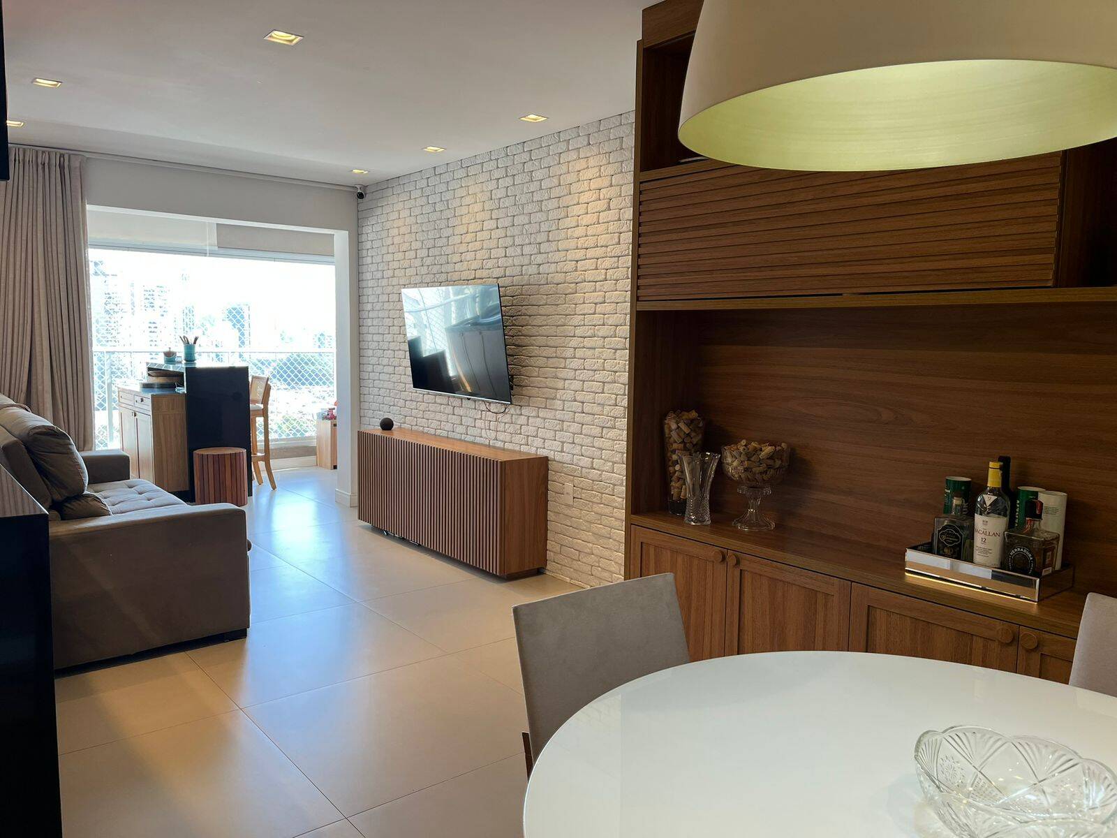  - Apartamento 'A Venda com 3 dormitórios e 2 vagas