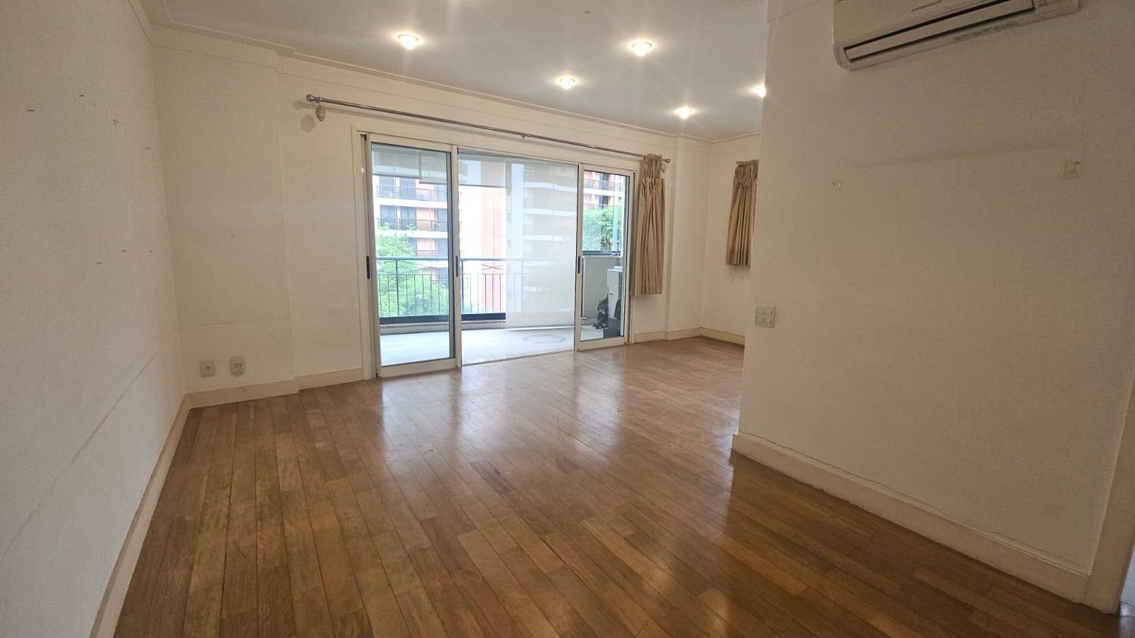Apartamento à venda com 2 quartos, 107m² - Jardim Paulista,