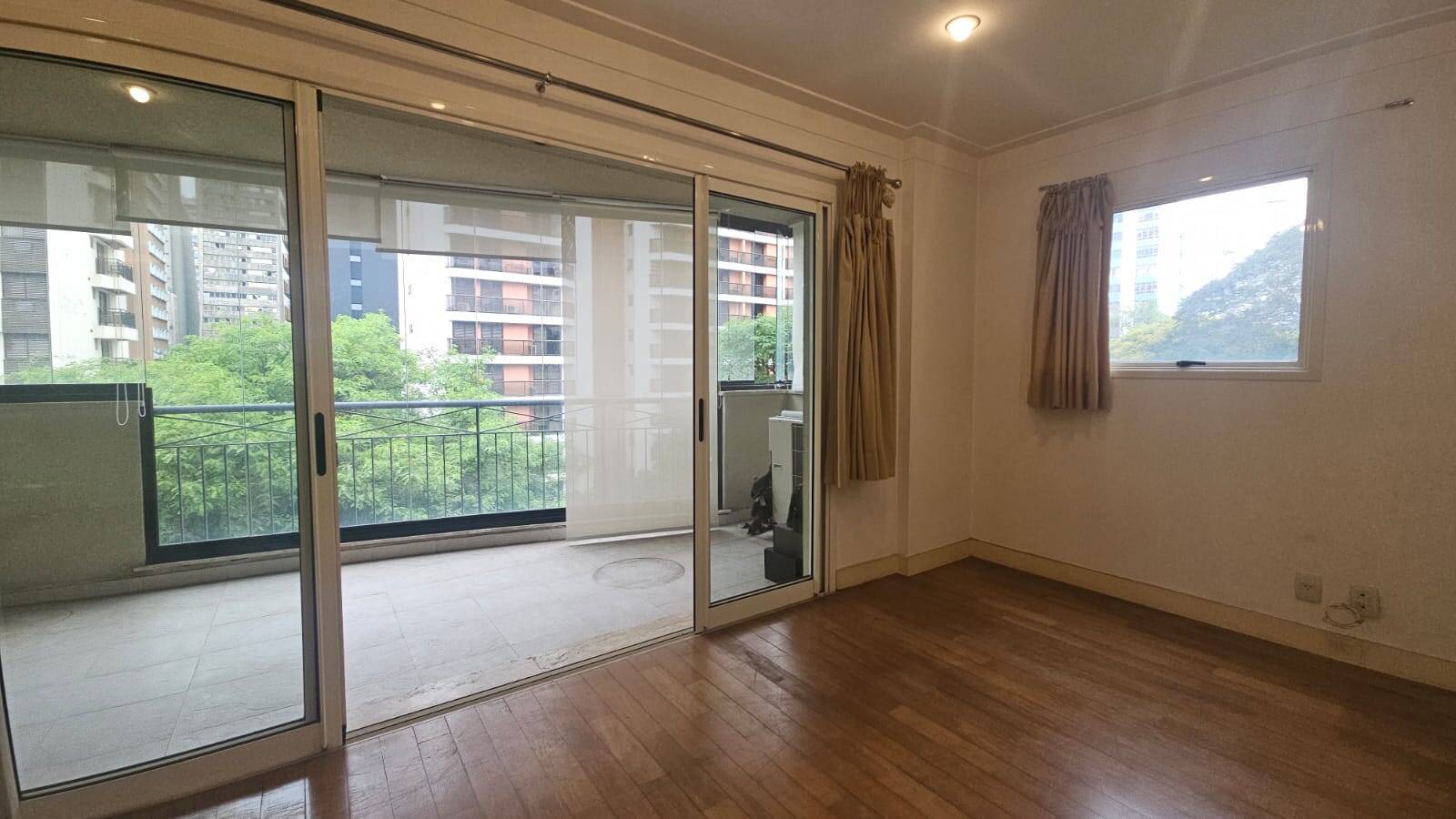 Apartamento à venda com 2 quartos, 107m² - Jardim Paulista,