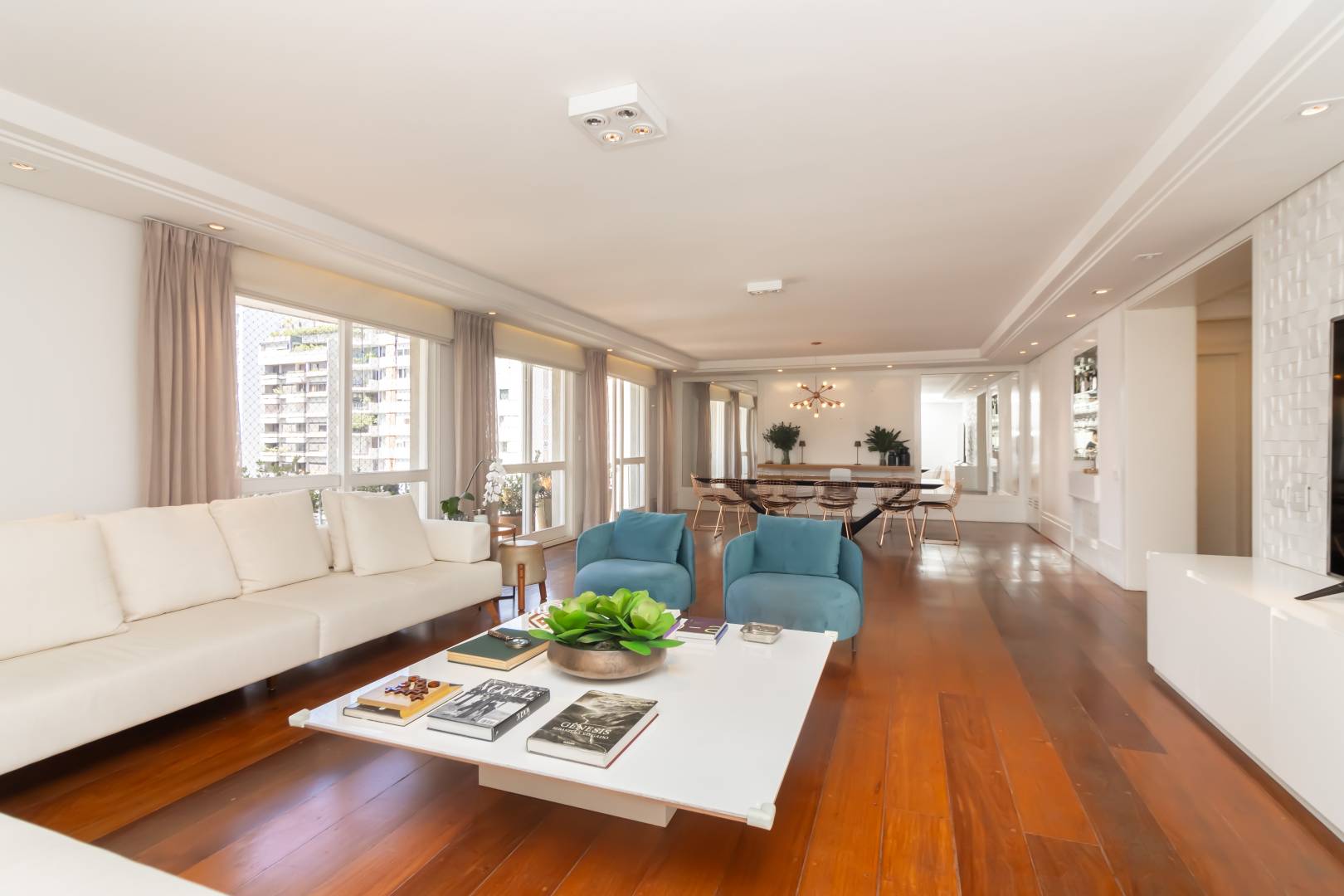 Apartamento à venda com 4 quartos, 242m² - Jardim Paulista,