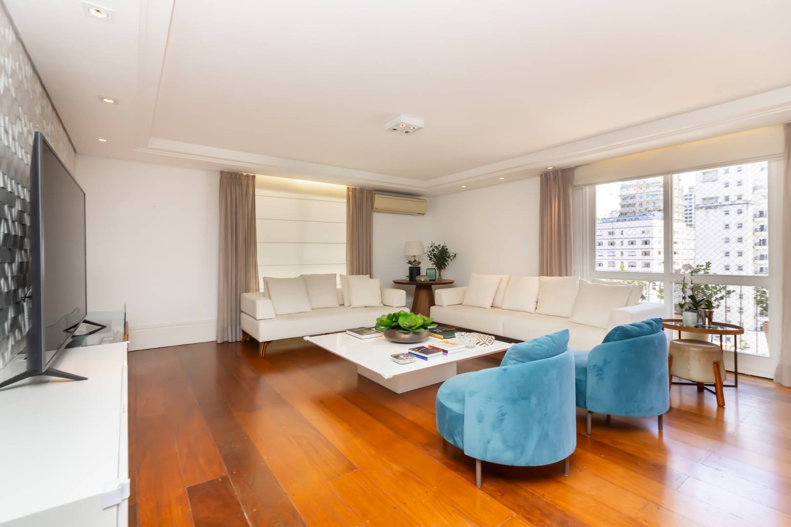 Apartamento à venda com 4 quartos, 242m² - Jardim Paulista,