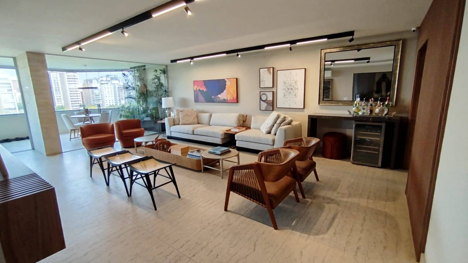 Apartamento para alugar com 4 quartos, 271,00m² - Jardim Europa,